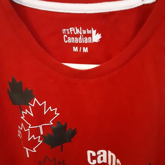 Ladies size medium Canada shirt - Picture 2 of 5